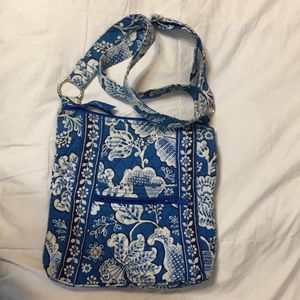 Vera Bradley Cross Body!